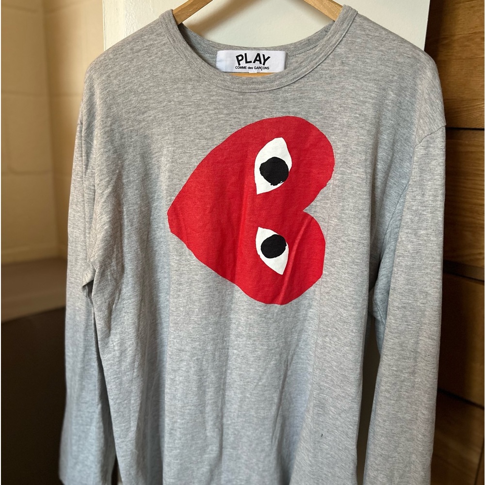 Comme Des Garcons PLAY Heart Long Sleeve (description)